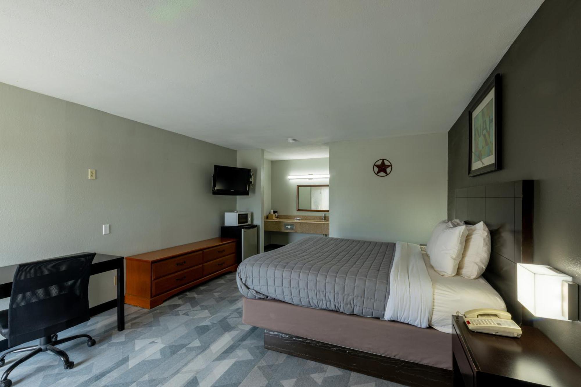 Executive And Hotel *