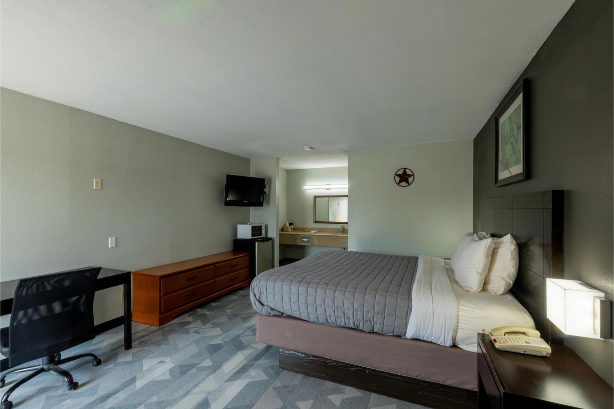 Hotel Executive And Freer